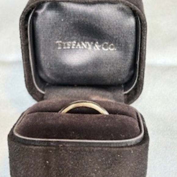 Authentic Tiffany & Co. Together Milgrain Men’s Wedding Ring Platinum/18k Gold - Picture 1 of 4